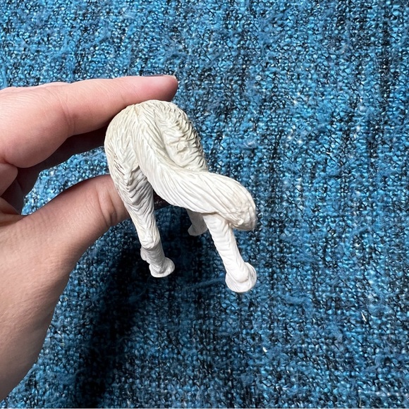 Terra by Battat Wolf Figure in White Grey - Picture 6 of 10